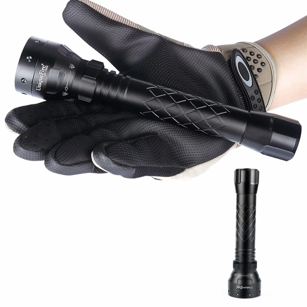 Uniquefire LED torch1502 XPE adjustable LED diving&tactical Flashlight  white light  +two slot charger+gun mount+rat tail4