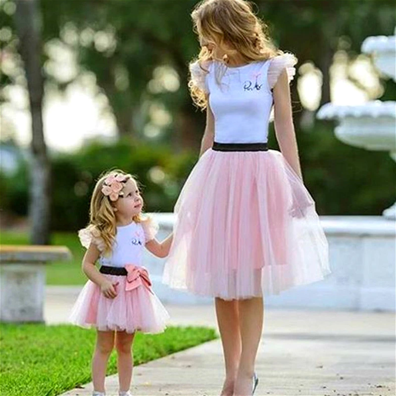 2021 Summer Mother and Daughter Dress Family Matching Outfits Fly Sleeve Tops and Tutu Skirts Party Wedding Mommy and Me Clothes couples clothing sets