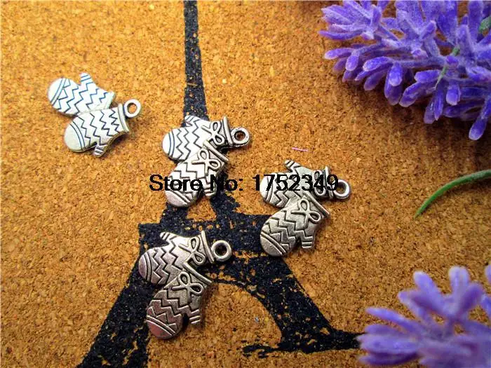 25pcs--Gloves Charms Antique Tibetan Silver Tone 2 Sided Mitten Charm pendants 19x15mm | Украшения и аксессуары
