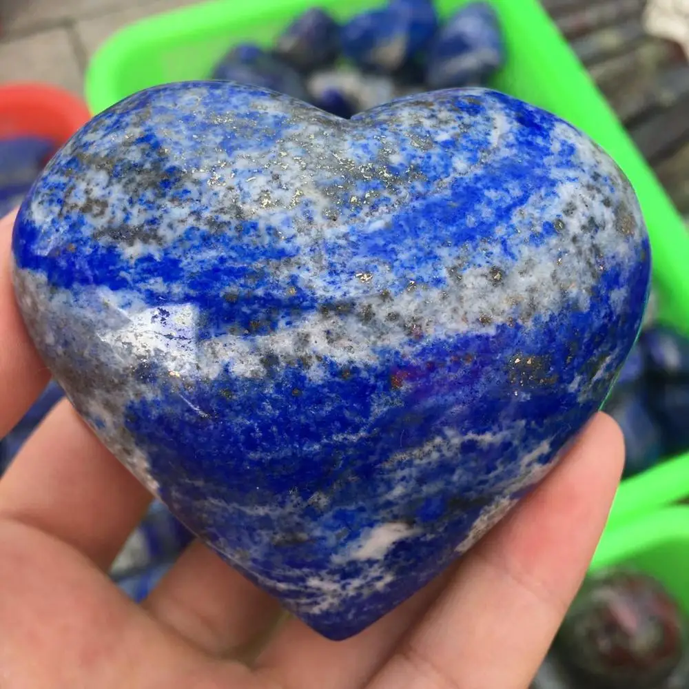 минеральное сердце. голубой апатит кристалл. минералы для сердца. полезные витамины для сердца и сосудов. какие витамины полезны для сердца.