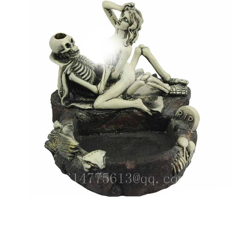 

Terror Personality Gift Evil Skull And Sexy Girl Taste Resin Ashtray Action Figure Funny Prank Model Toy Y771