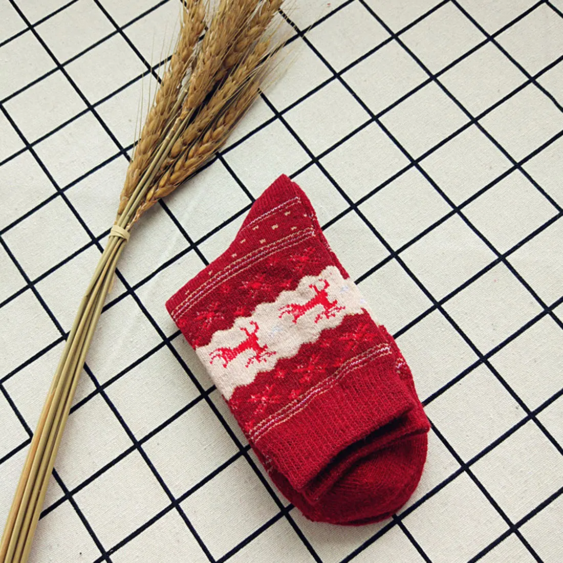 Популярные женские носки Женская рождественскя Подарочная снежинка носки с оленями зимняя Милая шерсть Снежинка Олень 3d носки теплые носки с животными - Цвет: Wine Red