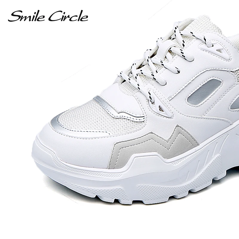 Женские кроссовки на танкетке Smile Circle белые и Серебристые массивной платформе