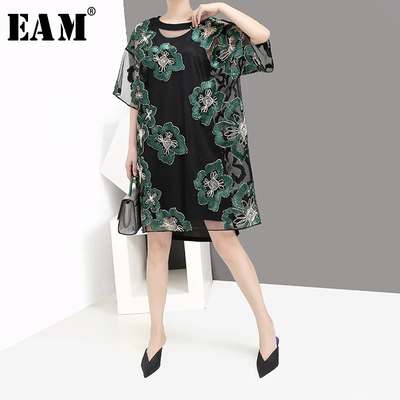 

[EAM] 2019 New Spring Summer Round Neck Half Sleeve Green Embroidery Flower Perspective Big Size Dress Women Fashion Tide JW991