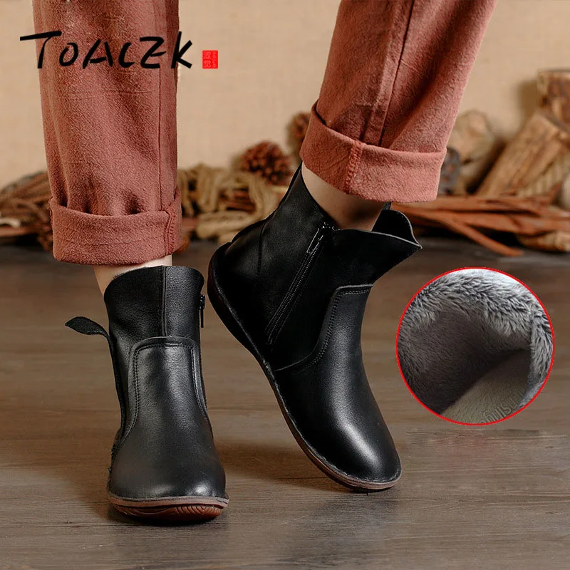 

Autumn and winter new women's shoes handmade large size Martin boots leather boots retro plus velvet flat leather boots 41-42