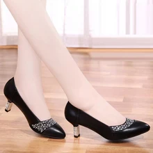 2016 neueste Ankunft Spitze Zehen Schwarz Weiß 5 CM Dünne hochhackigen OL Schuhe Mit Strass Große Größe 40 Mode Elegant schuhe