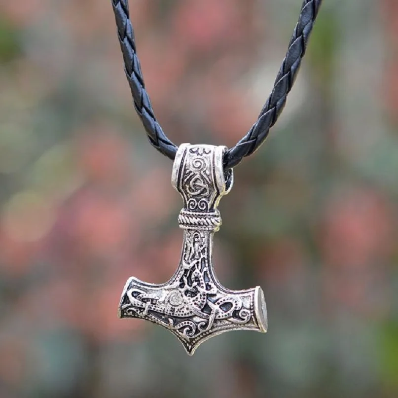 

Exquisite fashion Viking possesses gold pendant Raytheon hammer Mjoln necklace cap backpack clothes accessories gift
