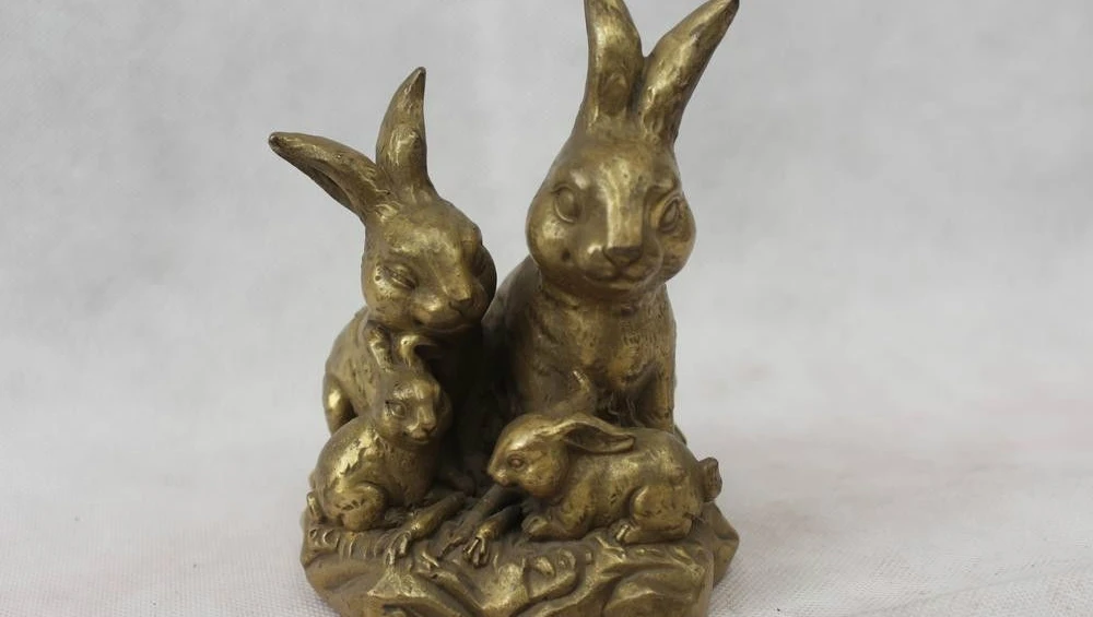 

5"Chinese Folk Fengshui Bronze Zodiac Year Money drawing Four rabbit Statue