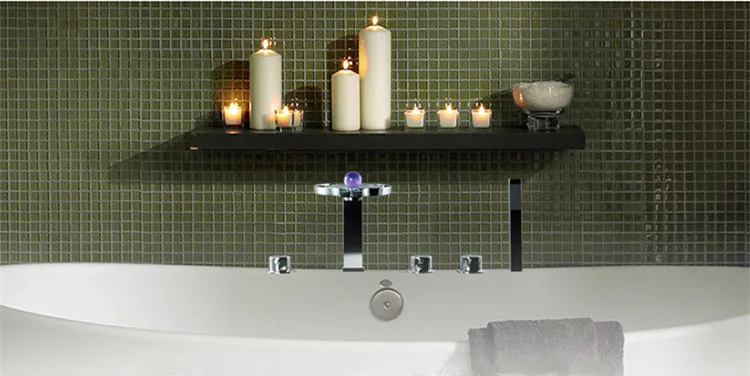 led bathtub faucet (4)_.jpg