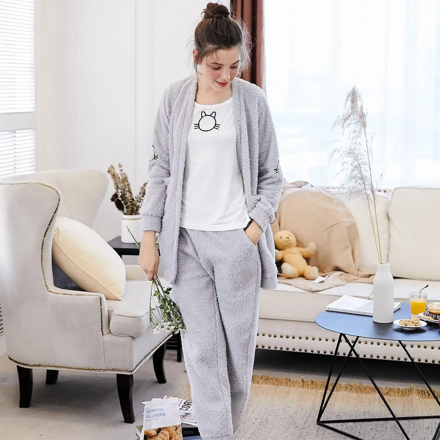 

autumn and winter new beautiful fleece two-piece pajamas Korean female kitten embroidery casual pocket home service