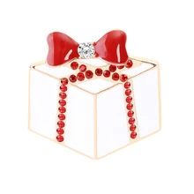 Christmas Theme Brooch Pin cute Christmas Cake Red Bow Brooch Personality Trend Brooch Best Christmas Gift cute rhinestone christmas hat cat christmas stocking brooch