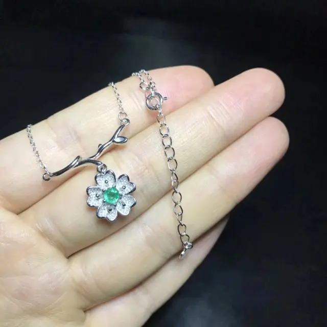

Qi Xuan_Fashion Jewelry_Colombian Green Stone Flower Necklaces_S925 Solid Silver Pendant Necklaces_Factory Directly Sales