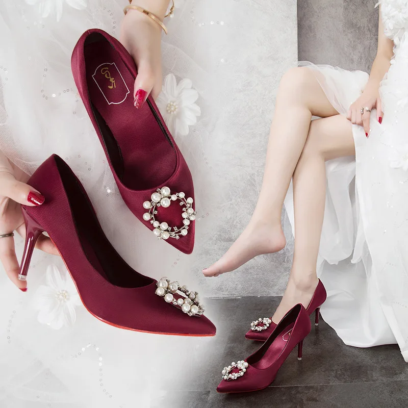 

Red Bottom High Heels Women Shoes Satin Crystal Wedding Shoes Summer Fashion Shoes Woman Pumps Sexy Pointed Toe Bridesmaid Heels