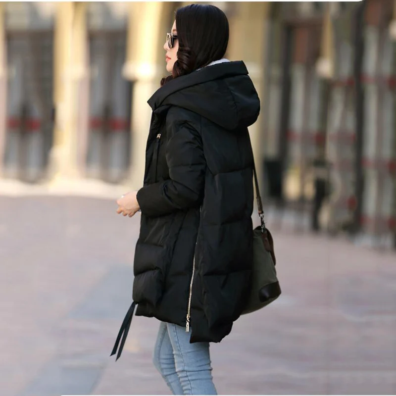 Женская зимняя хлопковая куртка, черная куртка на молнии с капюшоном и большими карманами, плотная теплая длинная верхняя одежда, парки ватного размера плюс
