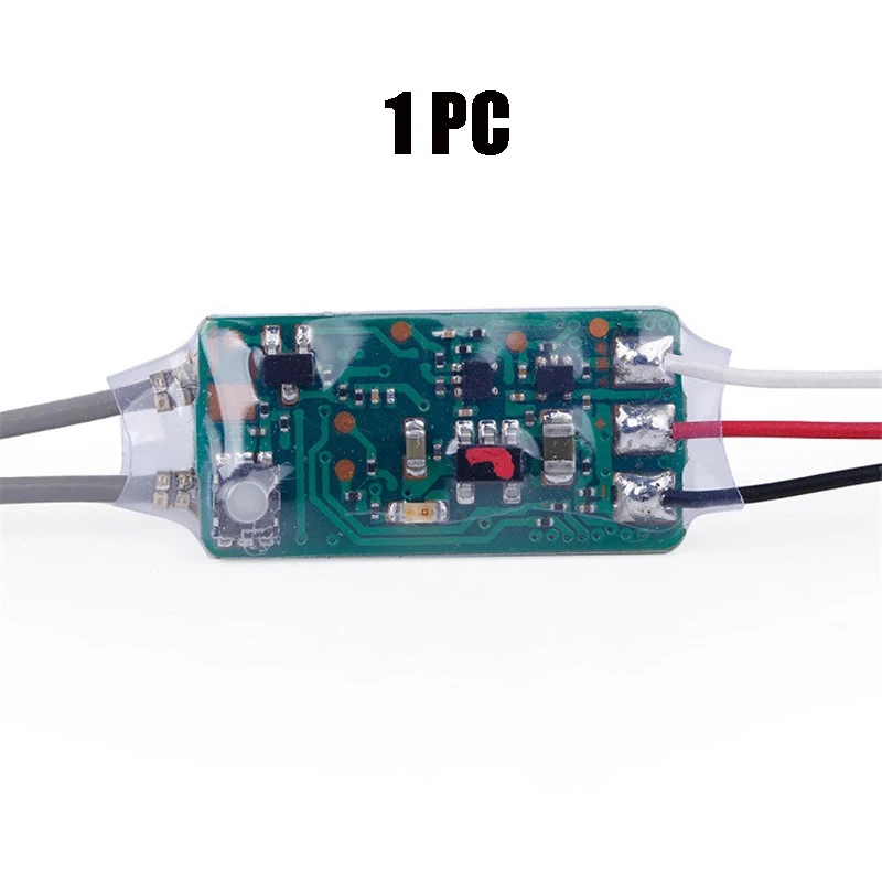 

1PC FUTABA R2000SBM Mini Receiver S-FHSS FPV Crossing Machine 2.4G Receiving Module for RC Drone Quadcopter DIY Parts
