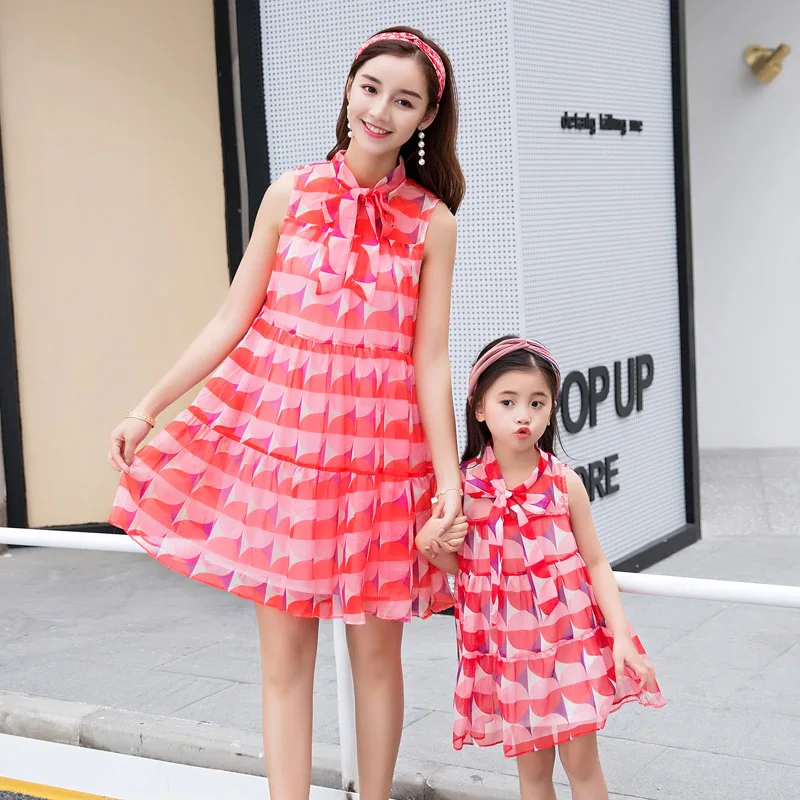 

2018 Chiffon Dress Mother Daughter Matching Sleeveless Happy Family Matching Dresses Mother Daughter Clothing Summer Dress