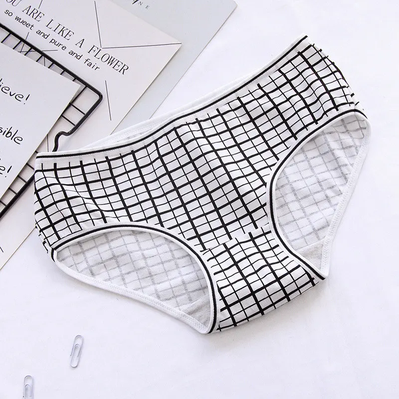 lady-breathable-underpants-12
