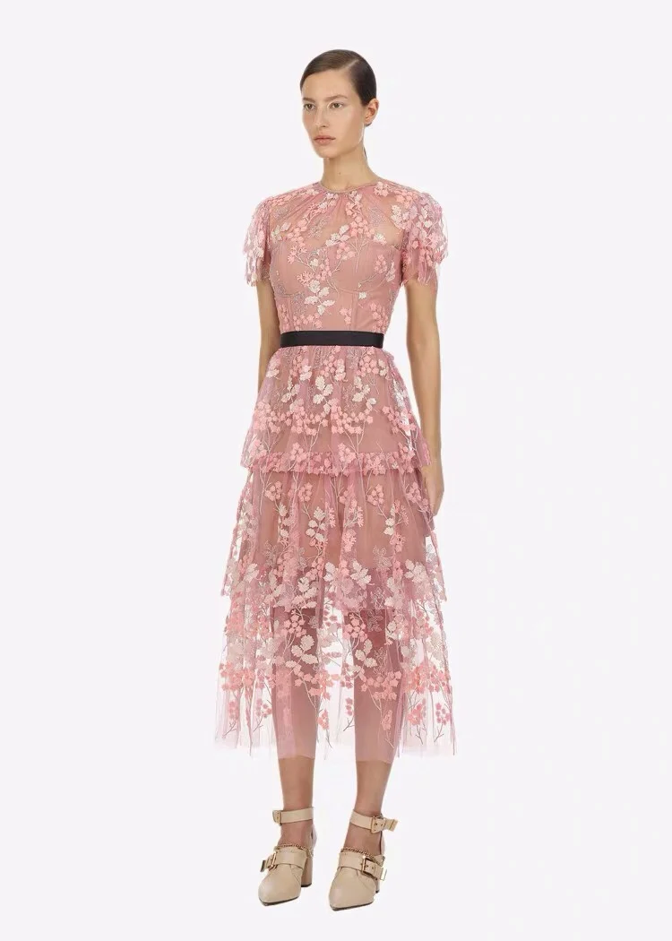 SHTONGHUA подиумная летняя новинка розовое платье с вышивкой в стиле пэчворк женское платье с коротким рукавом Кружевное милое Сетчатое платье миди