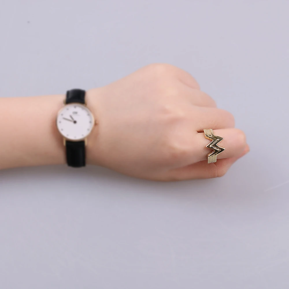 2017 Movie Wonder Woman Superhero Diana Prince Leather Headgear Metal Badge Rings  Cosplay Bronze Crown Band Headgear Woman (3)