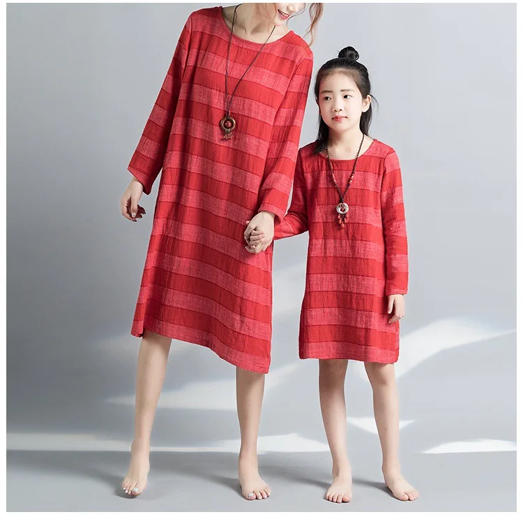 Xiaguocai Новинка Осень Наборы для семьи платье для мамы и дочки Длинные рукава в полоску Мода мама одежда для девочек K240 27