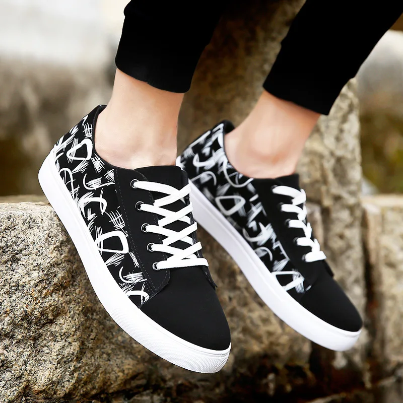 

Spring and Summer 2019 New Men's Sport Sneakers Korean Version of Fashion Students Graffiti Skateboarding Shoes Casual Low Shoes