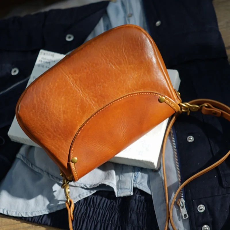 AETOO Handmade retro old handmade leather leather shoulder oblique diagonal bag casual small Sen Ms. female models