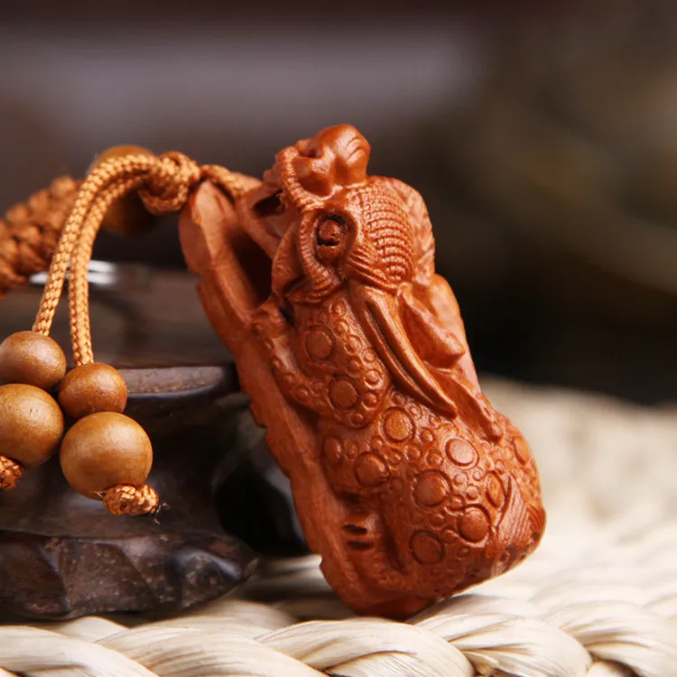 

2019 New wood PIXIU keychain Vintage Feng Shui Lucky Brave Wealth keychain for Women Men Jewelry Gift