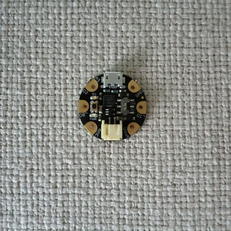 

1 pcs x GEMMA v2 - Miniature wearable electronic platform with Attiny85