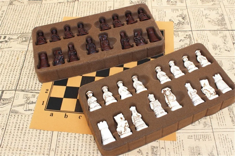 Шахматы античные средние шахматы шахматная доска из смолы реалистичные фигуры персонажи мультфильмов развлечения подарки Yernea