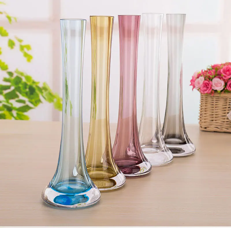 Стильные вазы для интерьера. Напольная стеклянная ваза. Ваза напольная прозрачная. Стеклянные вазы. Оригинальные вазы для цветов.