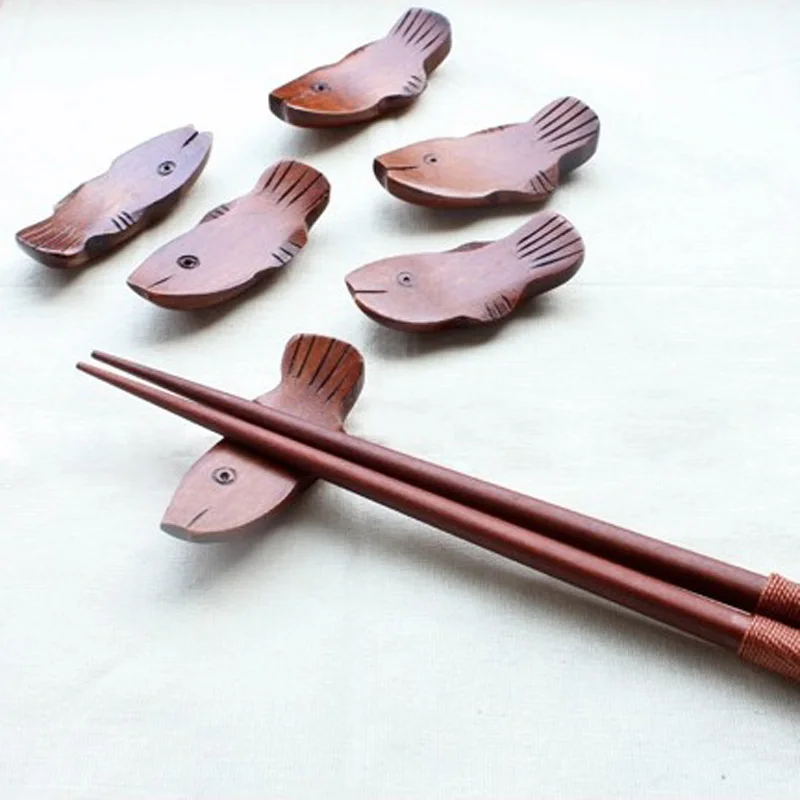 100pcs/lot Japanese Eco Cooking Utensils Wooden Fish Shape Chopsticks