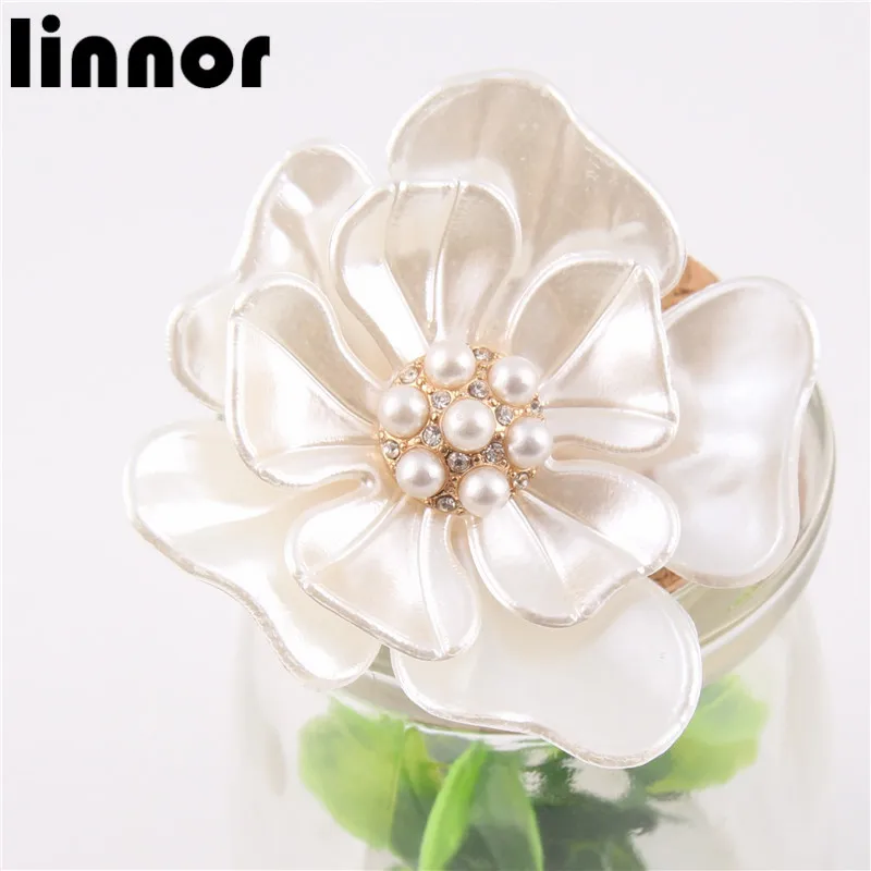 

Linnor Beauty 5CM*4.7CM Large Peony Brooch Pin Enamel Lily Camellia Flower Broach Crystal Corsage Women Jewelry Hijab Pin Brosh