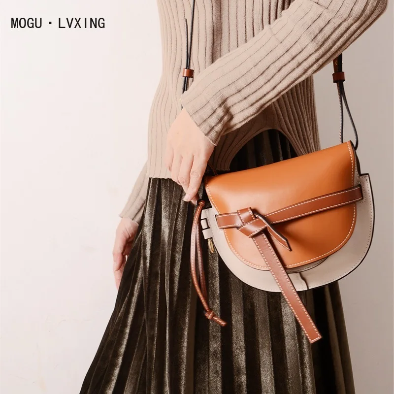 

2018 European and American Rivet Chain Design Head Layer Cowhide Women Flap Bag Small Square Bag Simple Leather Handbag Silver