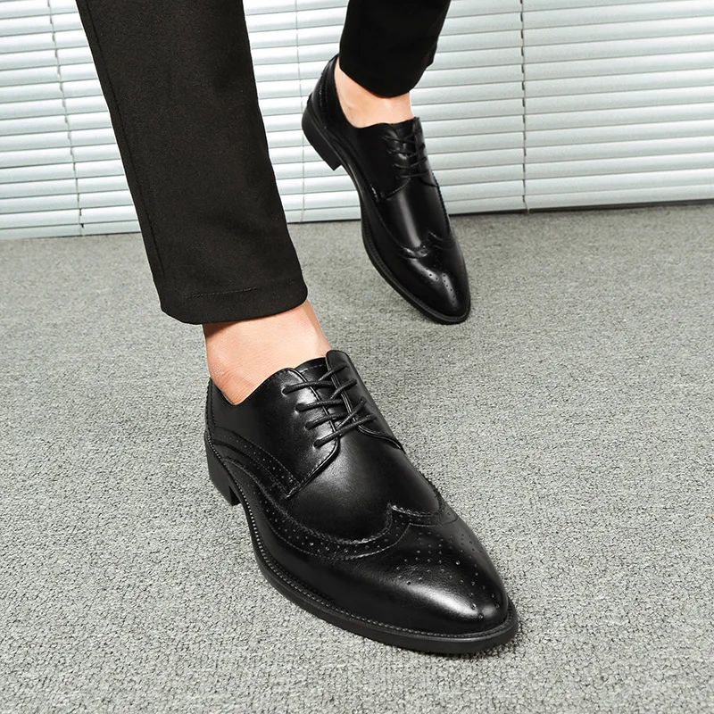 Мужской строгий деловой костюм обувь для мужчин кисточкой Британский Стиль Резные натуральная кожа повседневная обувь Бизнес оксфорды свадебные туфли k3