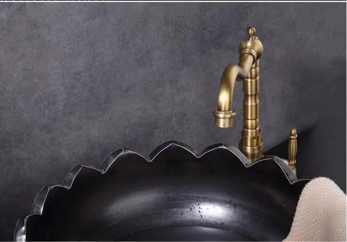 Full-copper retro washbasin faucet bathroom cabinet faucet cold and hot water faucet rotary table on basin faucet free shipping Full-copper retro washbasin faucet bathroom cabinet faucet cold and hot water faucet rotary table on basin faucet free shipping