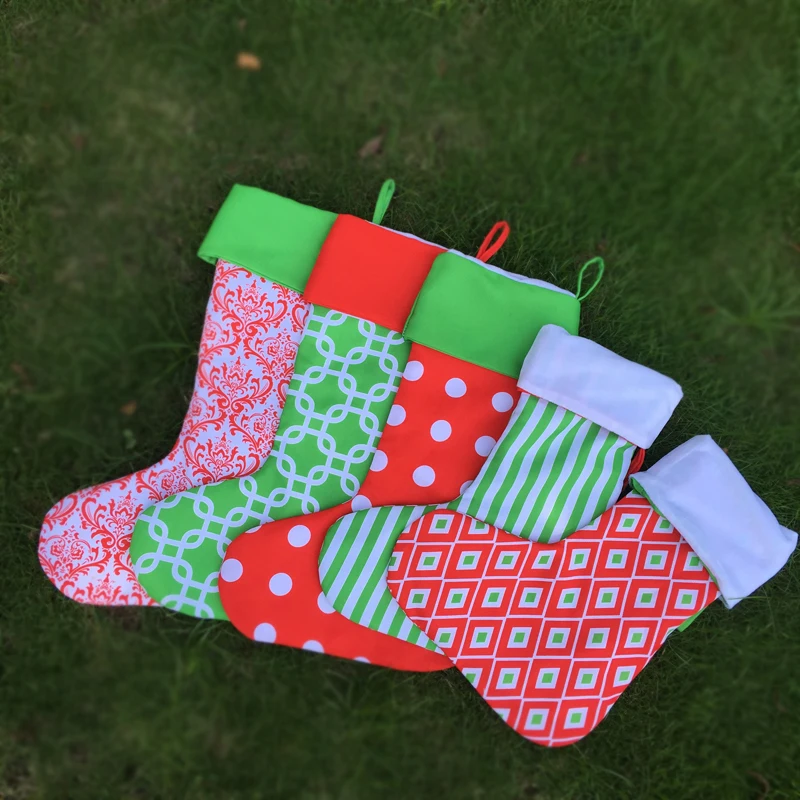 

Wholesale Damas Christmas Stocking with Polka Dots, Xmas Socks Stripes Decoration Christmas Stockings with Cuff DOM-1010390