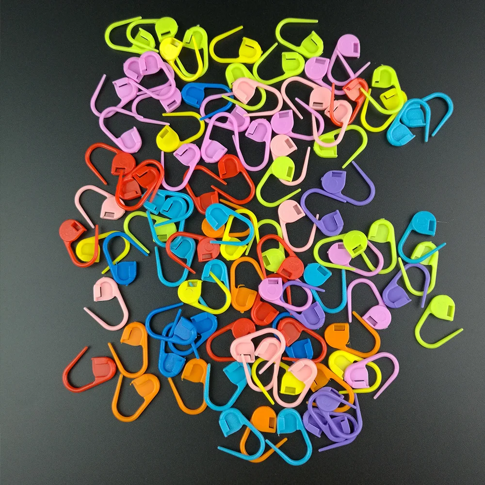 

Hot 20pcs Markers Holder Pin Needle Clip Mix Mini Knitting Crochet Locking Stitch Markers Holder Safety Nappy/Card Plastic Pins