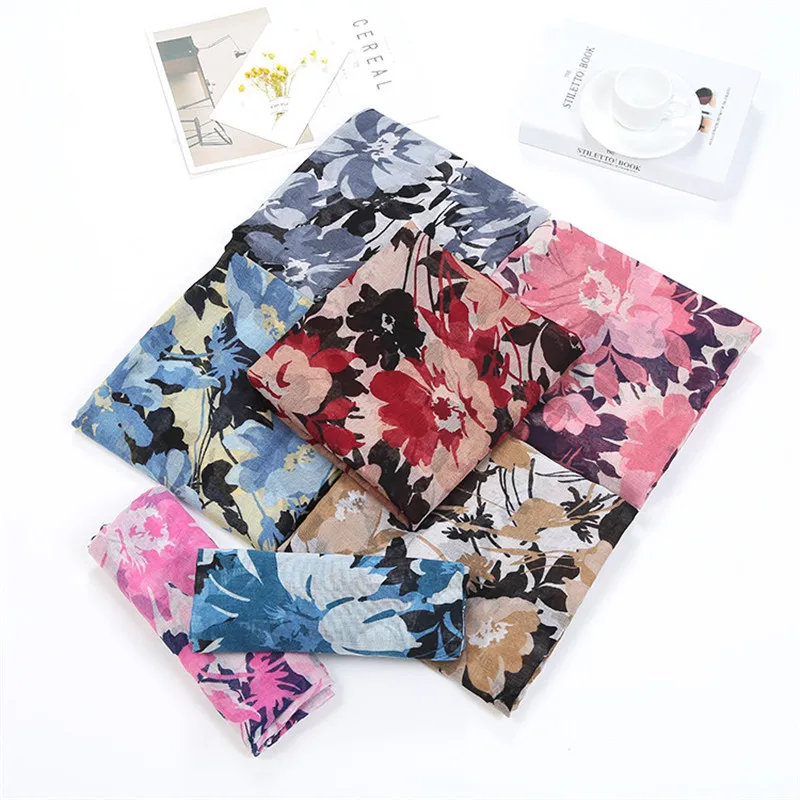 

2018 Luxury Brand Women Voile Scarf Fashion Retro Floral Viscose Scarves Female Shawls Foulard Beach Cover-ups Wraps Bandana