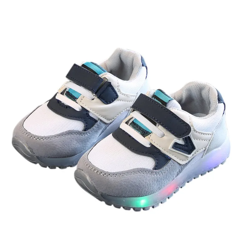 

Children Luminous Shoes Boys Girls Sport Running Shoes Baby Flashing Lights Fashion Sneakers Toddler Little Kid LED Sneakers New