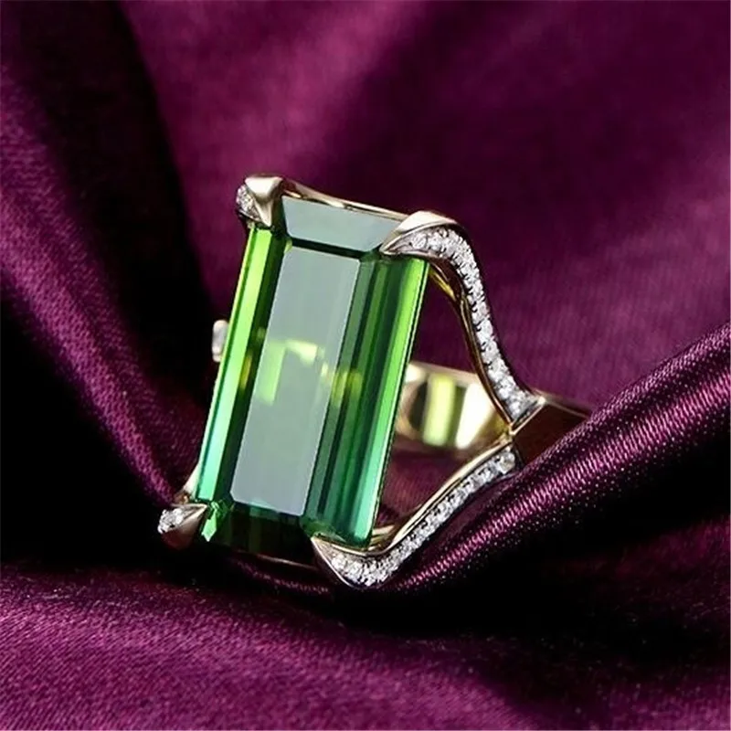 5bb24a94b8f2a816e0799d95-1-large