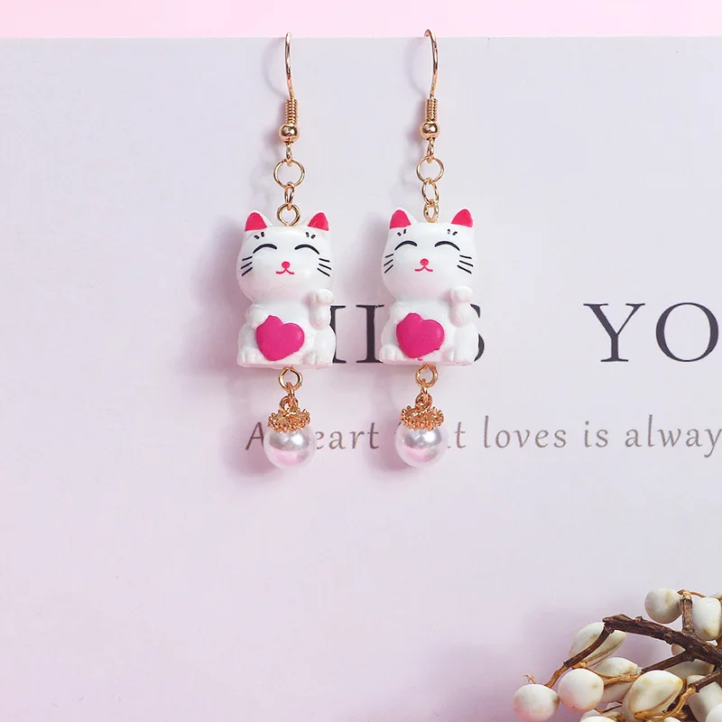

Korean Version of the Cute Pearl Lucky Cat Long Earrings CE403