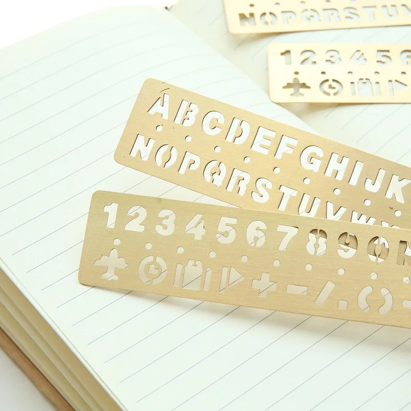 Règle Rétro Multi Fonction En Laiton Numéro Et Lettre évider