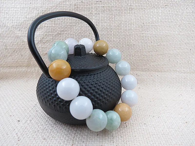 

Natural very beautiful color jadeite bracelets bracelets good luck bracelet 10.16