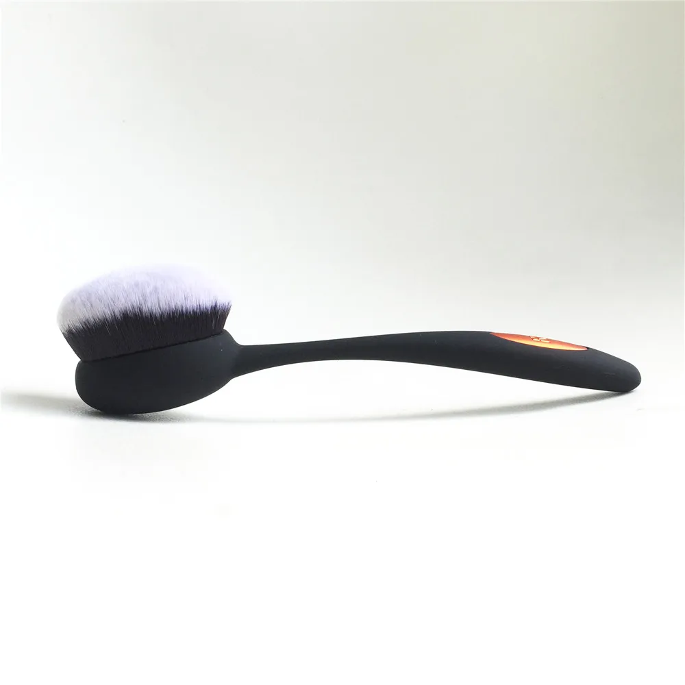 Real Techniques Blend Blur Foundation Brush _ 1