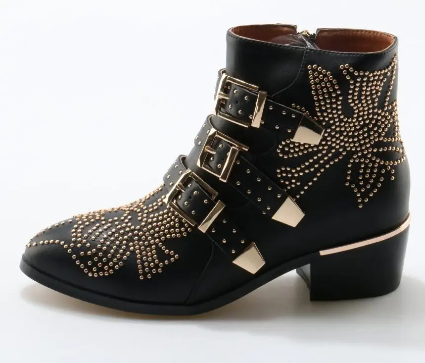 flat boots with buckles