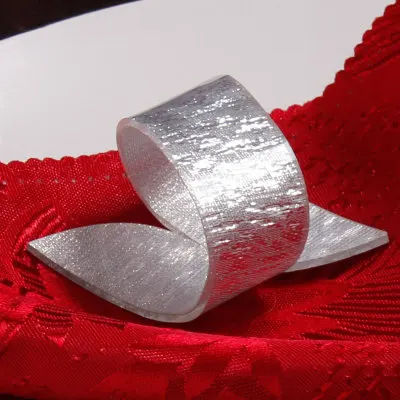 12 X золотых/серебряных акриловых колец для салфеток, красивый специальный несимметричный пластиковый держатель для салфеток для свадебного отеля - Цвет: Серебристый