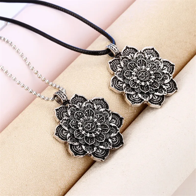 

Alloy Mandala Lotus Flower Pendant Necklaces For Women Charm Leather Chain Amulet Religious loto fiore Jewelry