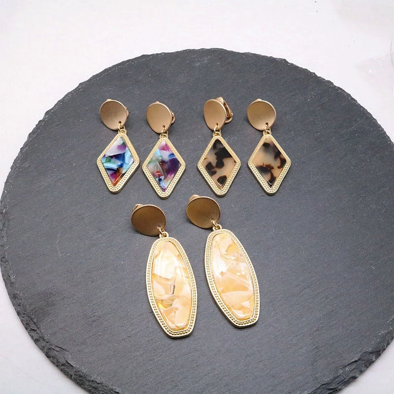 

Free Shipping Yellow Mixed Resin Sweet Clip Earring Geometry Acetate Drop