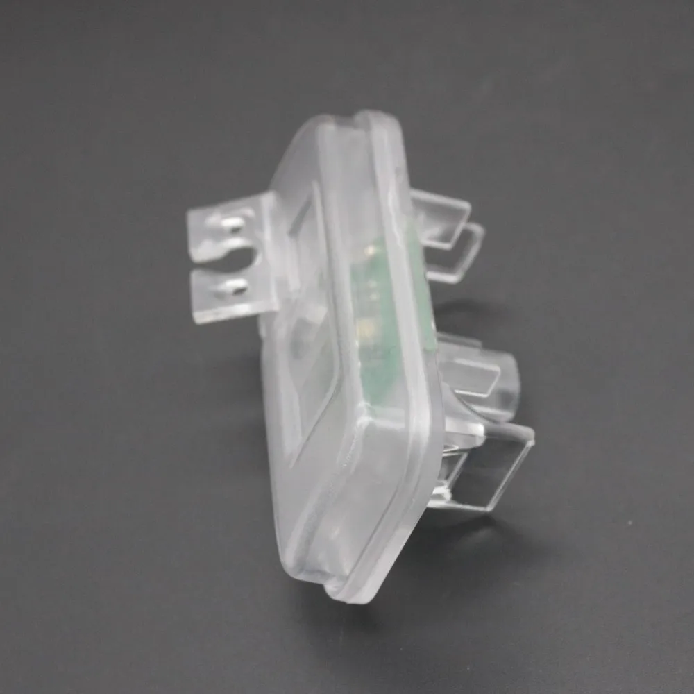 toyota-Land Cruiser-license-plate-light-housing (12)