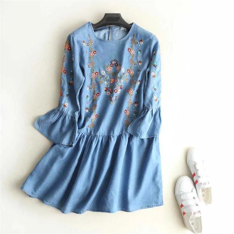 Женское джинсовое платье с цветочной вышивкой, женское летнее платье с круглым вырезом и рукавом-бабочкой, винтажное синее мини Повседневное платье - Цвет: as the pictre